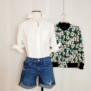 NWT Gap 1969 5" Distressed Denim Short Siz…